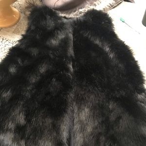 Mossimo faux fur vest xs